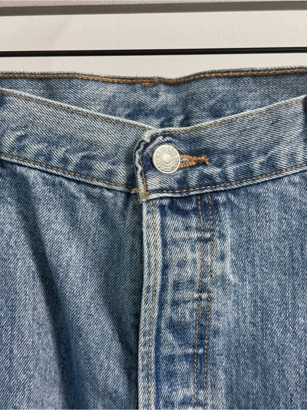 Levi’s 501 Men’s Jeans W40 L32 Button Fly Straight Leg Faded Blue